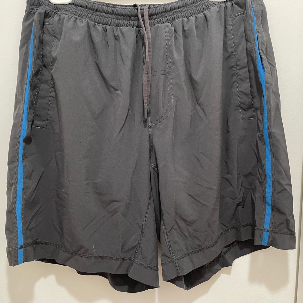 Mens Lululemon Pacebreaker 9” lined shorts